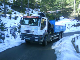 Camión Iveco + Grua Hiab 422